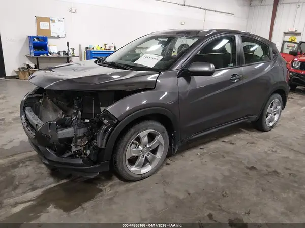 3CZRU6H37NM759028 2022 HONDA HR-V - Image 2