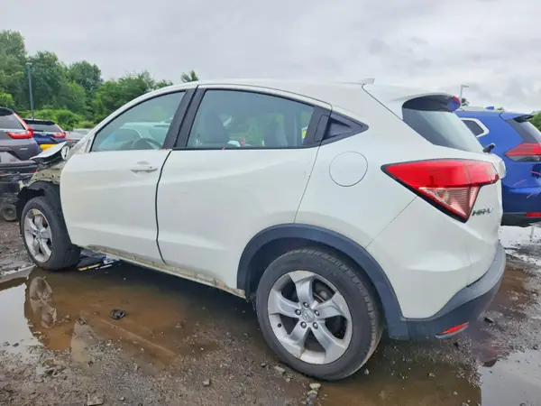 3CZRU6H38GM715994 2016 HONDA HR-V - Image 2