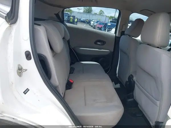 3CZRU6H38GM736781 2016 HONDA HR-V - Image 8