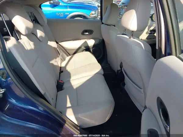 3CZRU6H38HG700332 2017 HONDA HR-V - Image 8