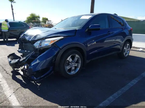 3CZRU6H38HG700475 2017 HONDA HR-V - Image 2