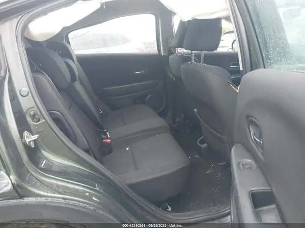 3CZRU6H38HG700654 2017 HONDA HR-V - Image 8