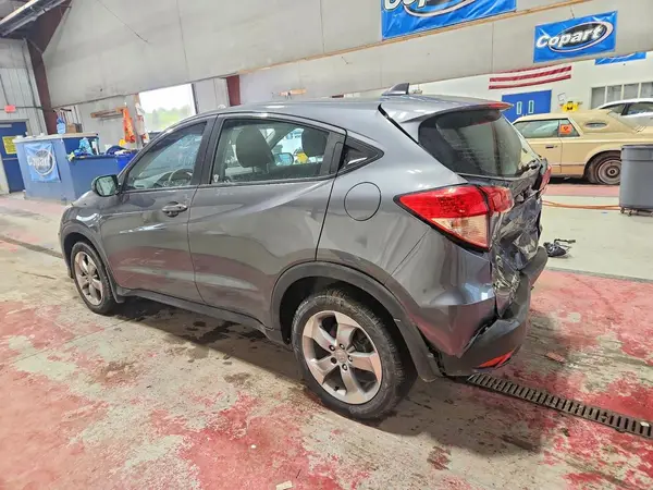 3CZRU6H38HG701075 2017 HONDA HR-V - Image 2
