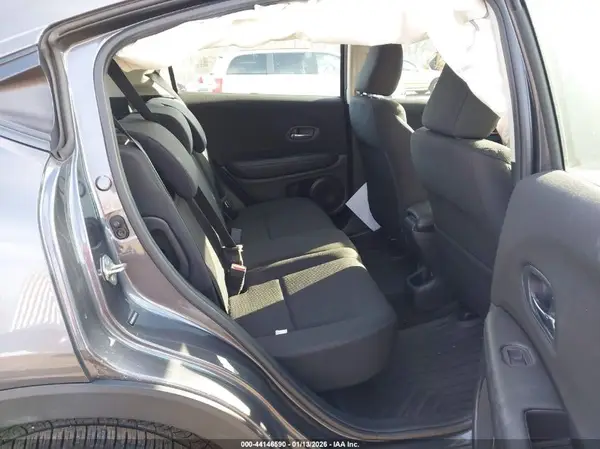 3CZRU6H38HG701643 2017 HONDA HR-V - Image 8