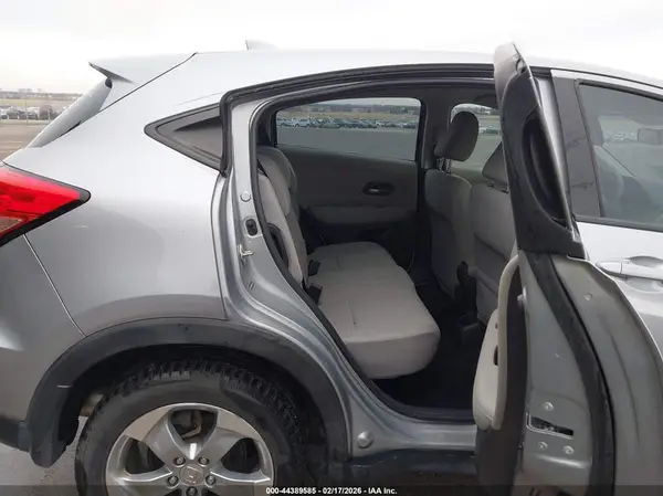 3CZRU6H38HG704168 2017 HONDA HR-V - Image 8