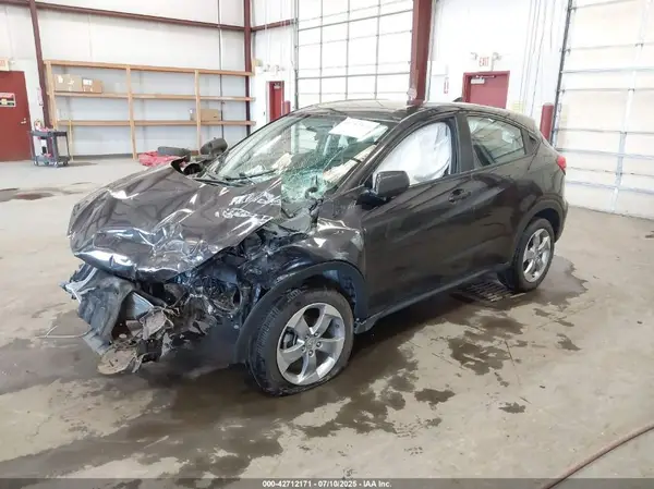 3CZRU6H38HG705398 2017 HONDA HR-V - Image 2