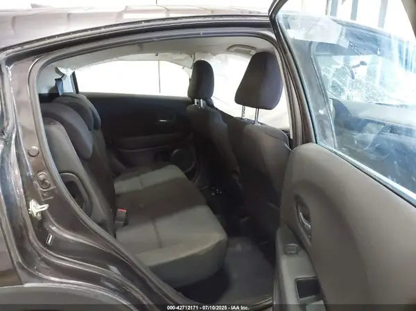 3CZRU6H38HG705398 2017 HONDA HR-V - Image 8