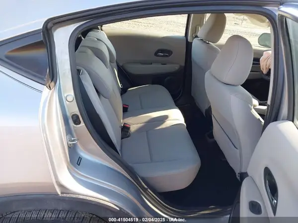 3CZRU6H38HG709077 2017 HONDA HR-V - Image 8