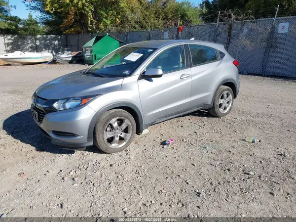 3CZRU6H38HG709807 2017 HONDA HR-V - Image 2