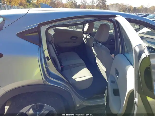 3CZRU6H38HG709807 2017 HONDA HR-V - Image 8