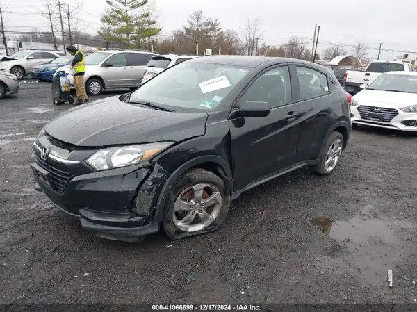 3CZRU6H38HG710083 2017 HONDA HR-V - Image 2