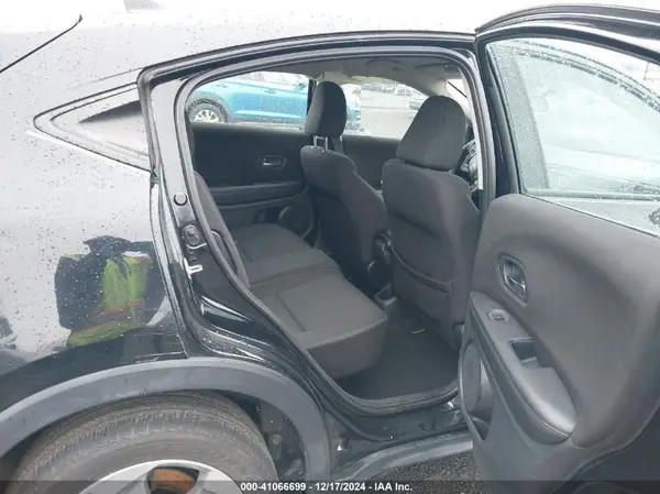 3CZRU6H38HG710083 2017 HONDA HR-V - Image 8