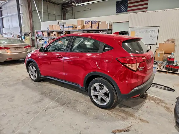 3CZRU6H38HM705015 2017 HONDA HR-V - Image 2