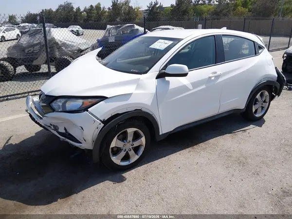 3CZRU6H38HM726690 2017 HONDA HR-V - Image 2