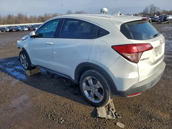 3CZRU6H38HM729816 2017 HONDA HR-V - Image 2