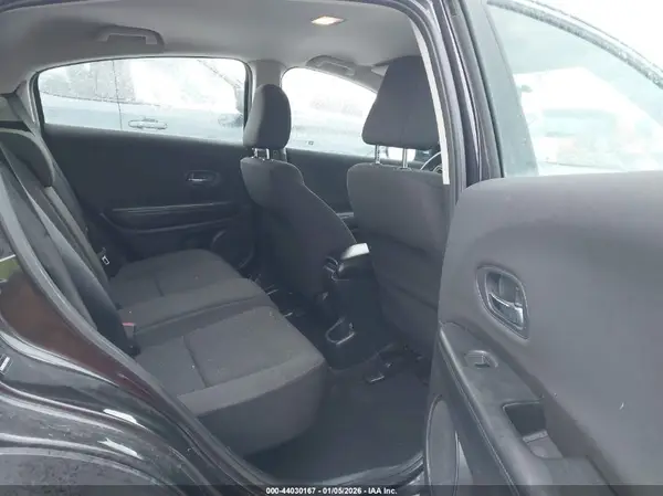 3CZRU6H38JG700059 2018 HONDA HR-V - Image 8