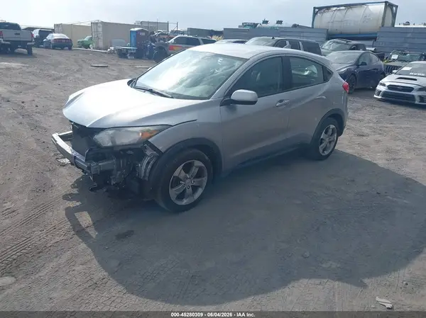 3CZRU6H38JG701745 2018 HONDA HR-V - Image 2