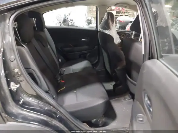 3CZRU6H38JG710252 2018 HONDA HR-V - Image 8