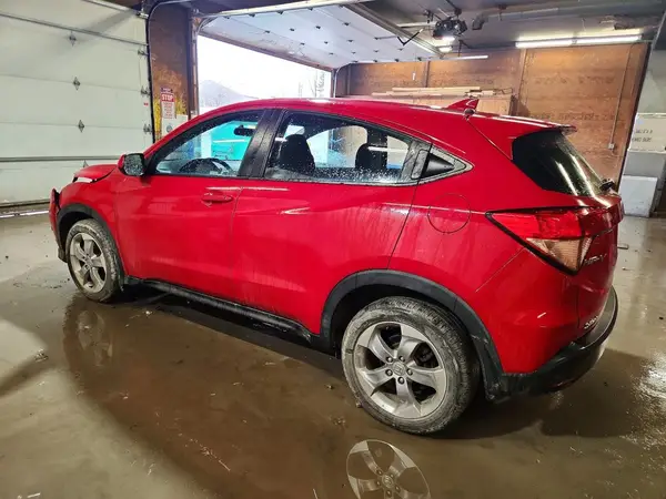 3CZRU6H38JG710946 2018 HONDA HR-V - Image 2