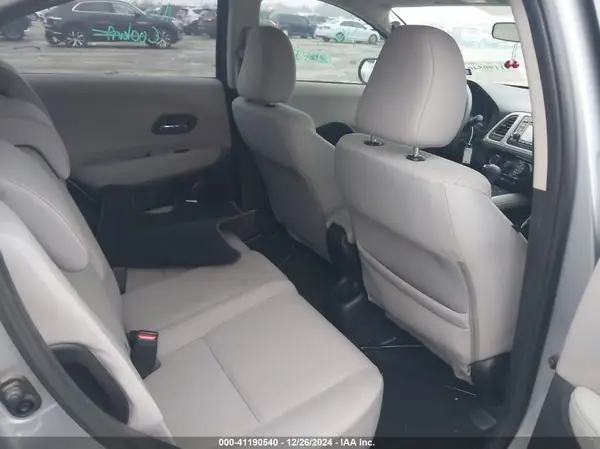 3CZRU6H38JG714947 2018 HONDA HR-V - Image 8