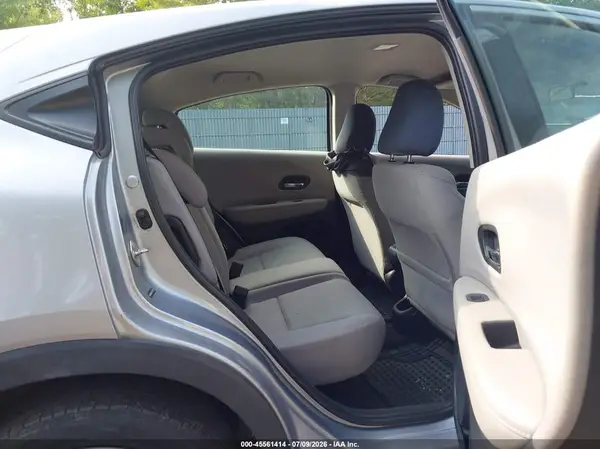 3CZRU6H38JG715743 2018 HONDA HR-V - Image 8