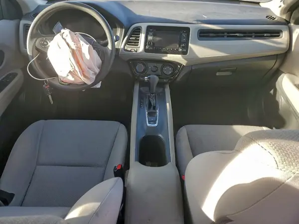 3CZRU6H38JG717637 2018 HONDA HR-V - Image 8