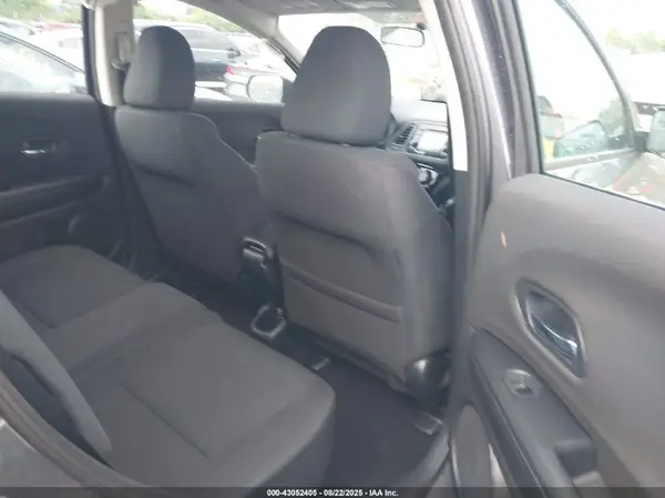 3CZRU6H38JG719677 2018 HONDA HR-V - Image 8