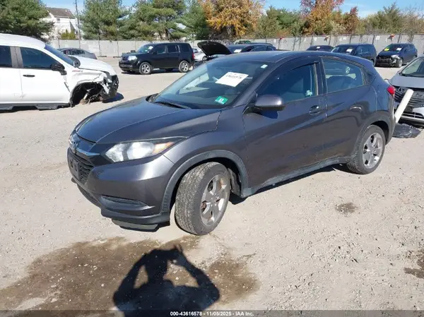 3CZRU6H38JG721171 2018 HONDA HR-V - Image 2