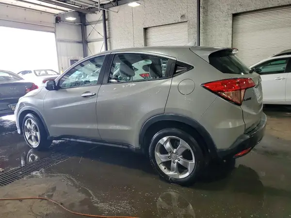3CZRU6H38JG728234 2018 HONDA HR-V - Image 2