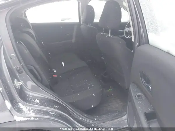 3CZRU6H38JM102975 2018 HONDA HR-V - Image 8