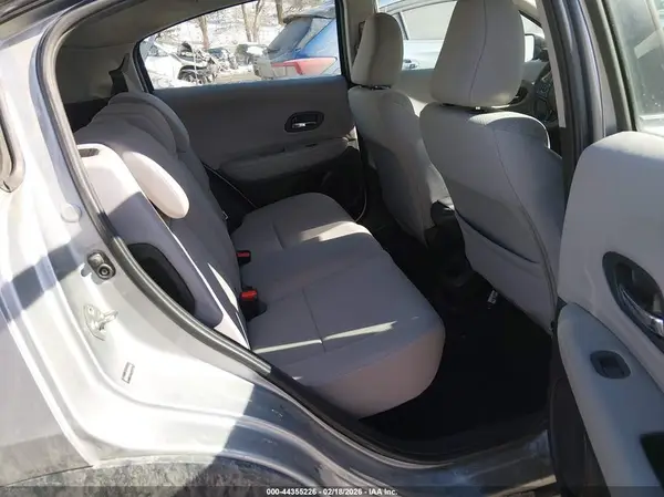 3CZRU6H38JM705411 2018 HONDA HR-V - Image 8