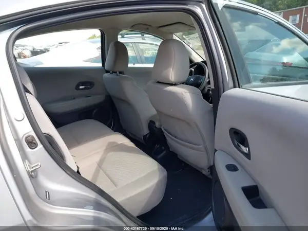 3CZRU6H38JM706526 2018 HONDA HR-V - Image 8