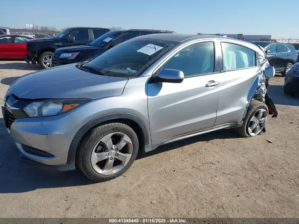 3CZRU6H38JM707059 2018 HONDA HR-V - Image 2
