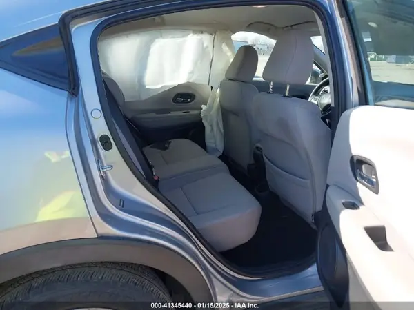 3CZRU6H38JM707059 2018 HONDA HR-V - Image 8