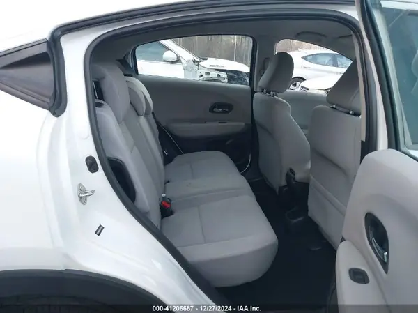 3CZRU6H38JM724590 2018 HONDA HR-V - Image 8
