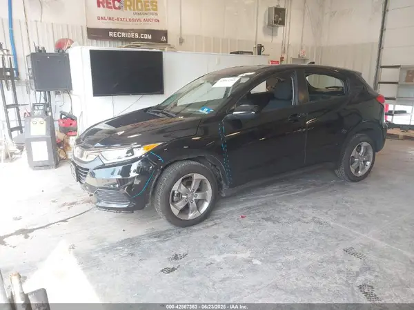 3CZRU6H38KG704615 2019 HONDA HR-V - Image 2