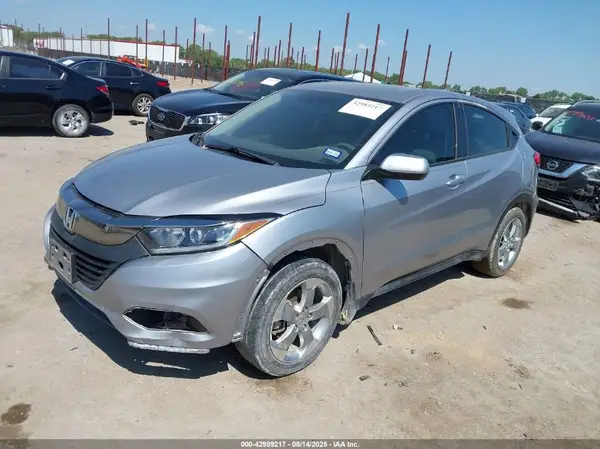 3CZRU6H38KG710141 2019 HONDA HR-V - Image 2