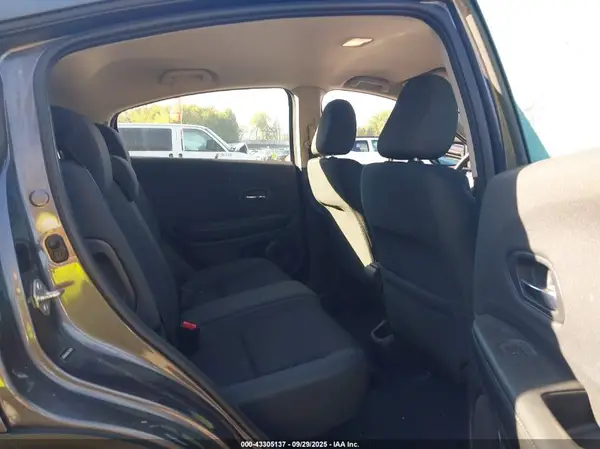 3CZRU6H38KG730633 2019 HONDA HR-V - Image 8