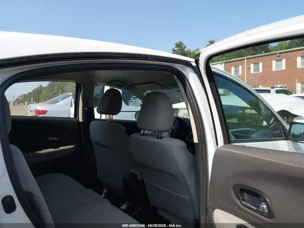 3CZRU6H38MM702979 2021 HONDA HR-V - Image 8