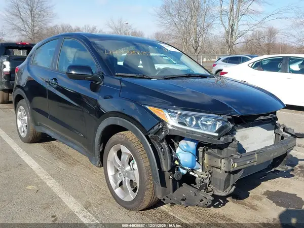 3CZRU6H38NM758261 2022 HONDA HR-V - Image 1