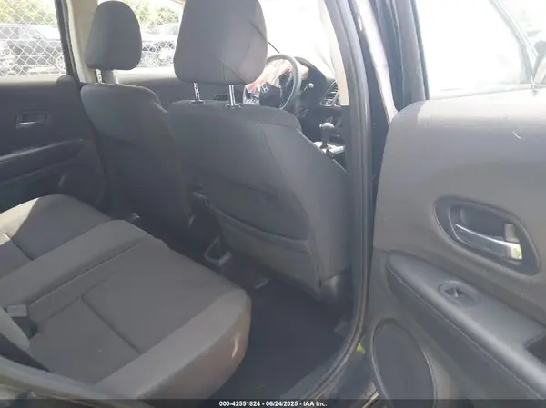 3CZRU6H38NM759300 2022 HONDA HR-V - Image 8