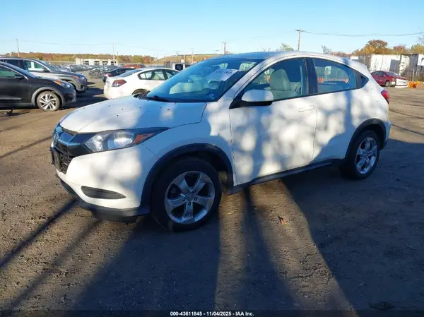 3CZRU6H39GM745103 2016 HONDA HR-V - Image 2