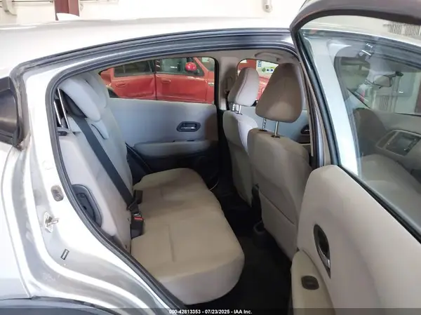 3CZRU6H39GM751953 2016 HONDA HR-V - Image 8