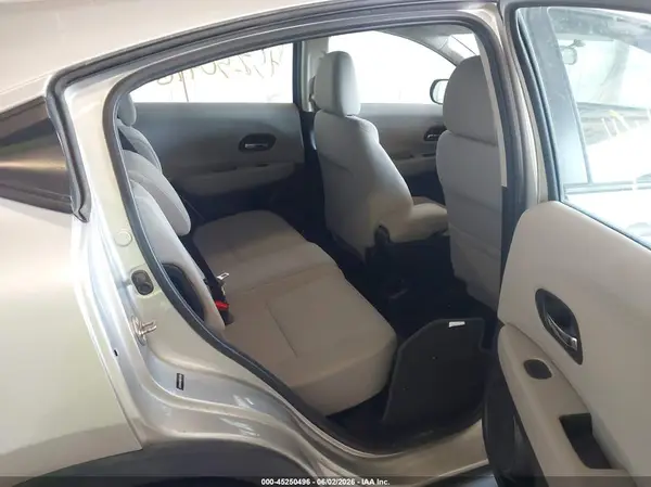 3CZRU6H39GM752200 2016 HONDA HR-V - Image 8