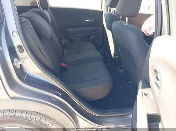 3CZRU6H39HG701568 2017 HONDA HR-V - Image 8