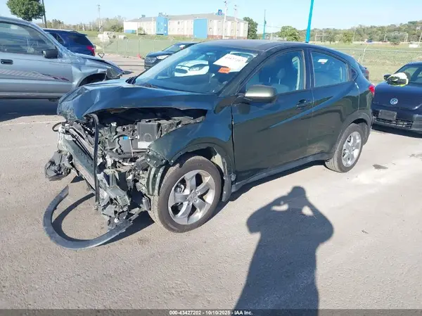 3CZRU6H39HG702302 2017 HONDA HR-V - Image 2