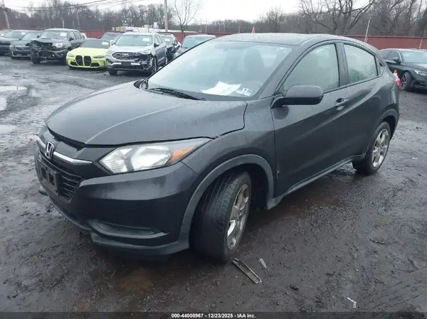 3CZRU6H39HG707645 2017 HONDA HR-V - Image 2