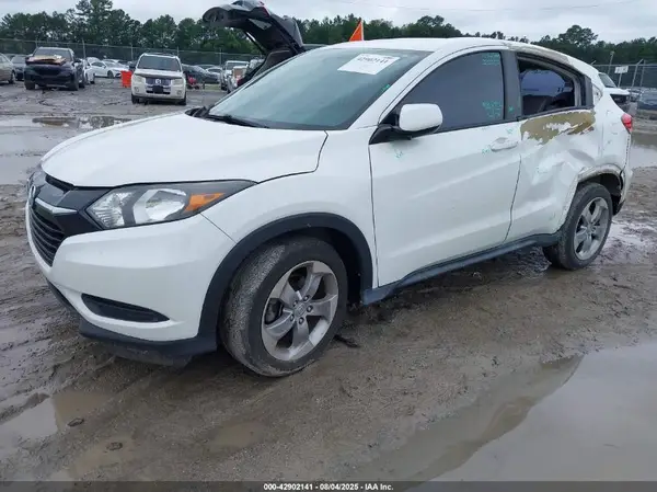 3CZRU6H39HM702494 2017 HONDA HR-V - Image 2