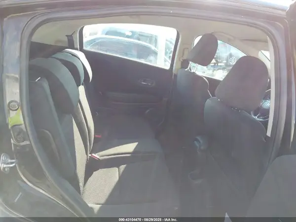 3CZRU6H39JG707327 2018 HONDA HR-V - Image 8