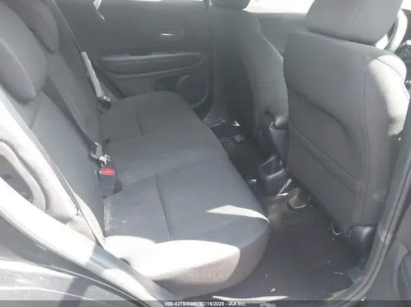 3CZRU6H39JG717467 2018 HONDA HR-V - Image 8